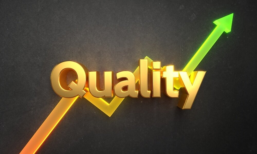 Opt for maximum quality traffic is a black background with a gold an green written